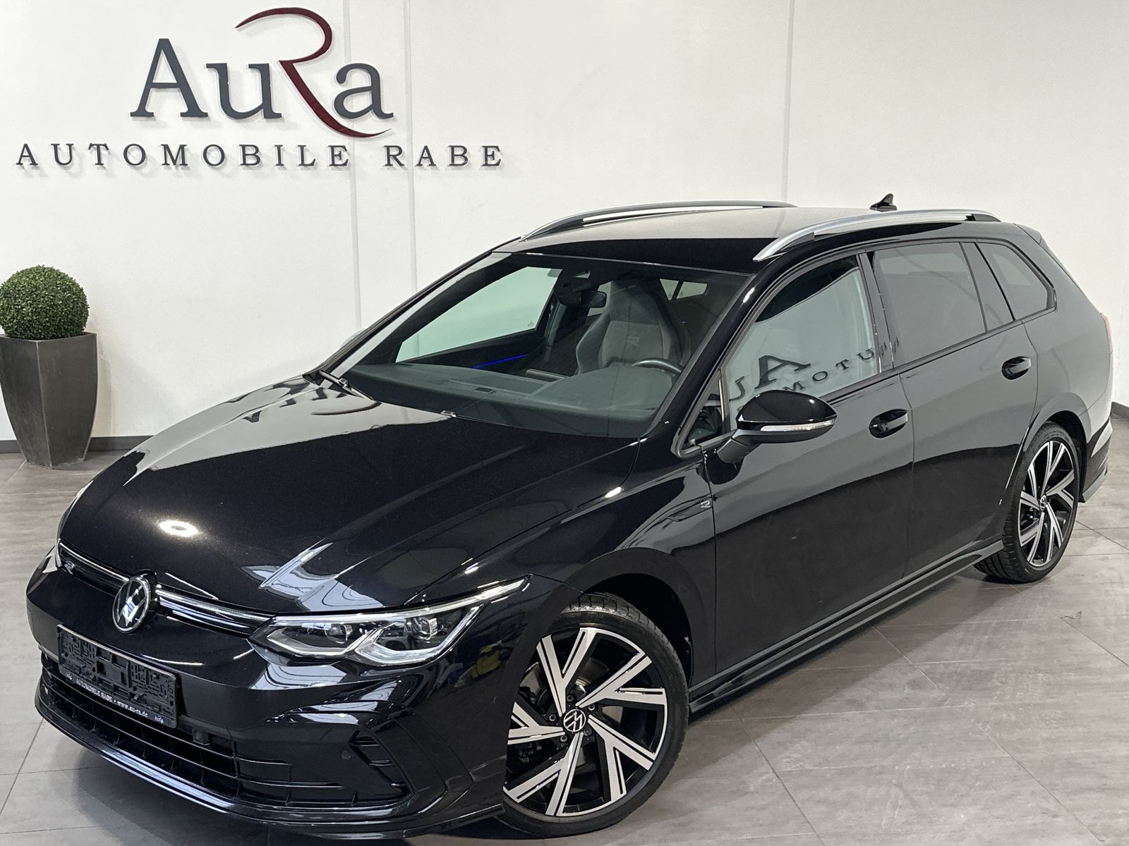 Fahrzeugabbildung Volkswagen Golf Variant 2.0 TDI DSG R-Line NAV+LED+AHK+ACC