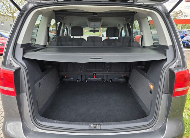 VW Touran — Foto 8