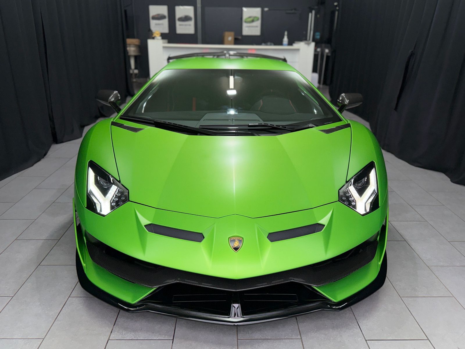 Fahrzeugabbildung Lamborghini Aventador SVJ | FULL CARBON|LIFT|SENSONUM|PPF|