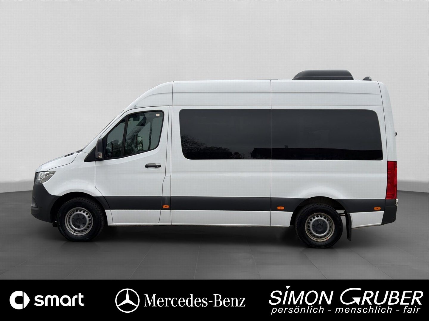 Fahrzeugabbildung Mercedes-Benz 317 Tourer L2H2 Standard 8Sitzer Rollstuhl Lift