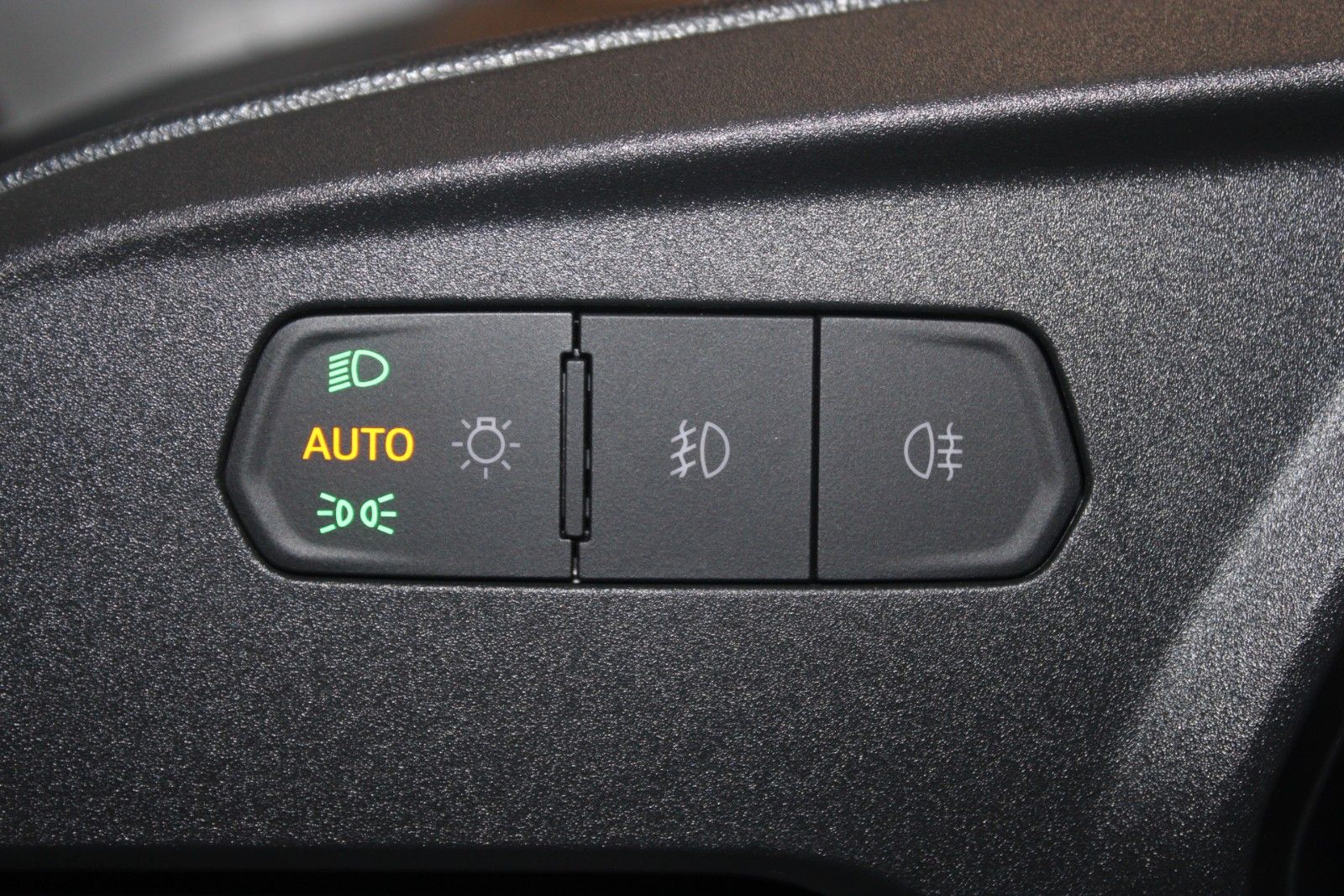 Fahrzeugabbildung Ford Transit Connect TREND L2 AHK NAVI IACC uvm.
