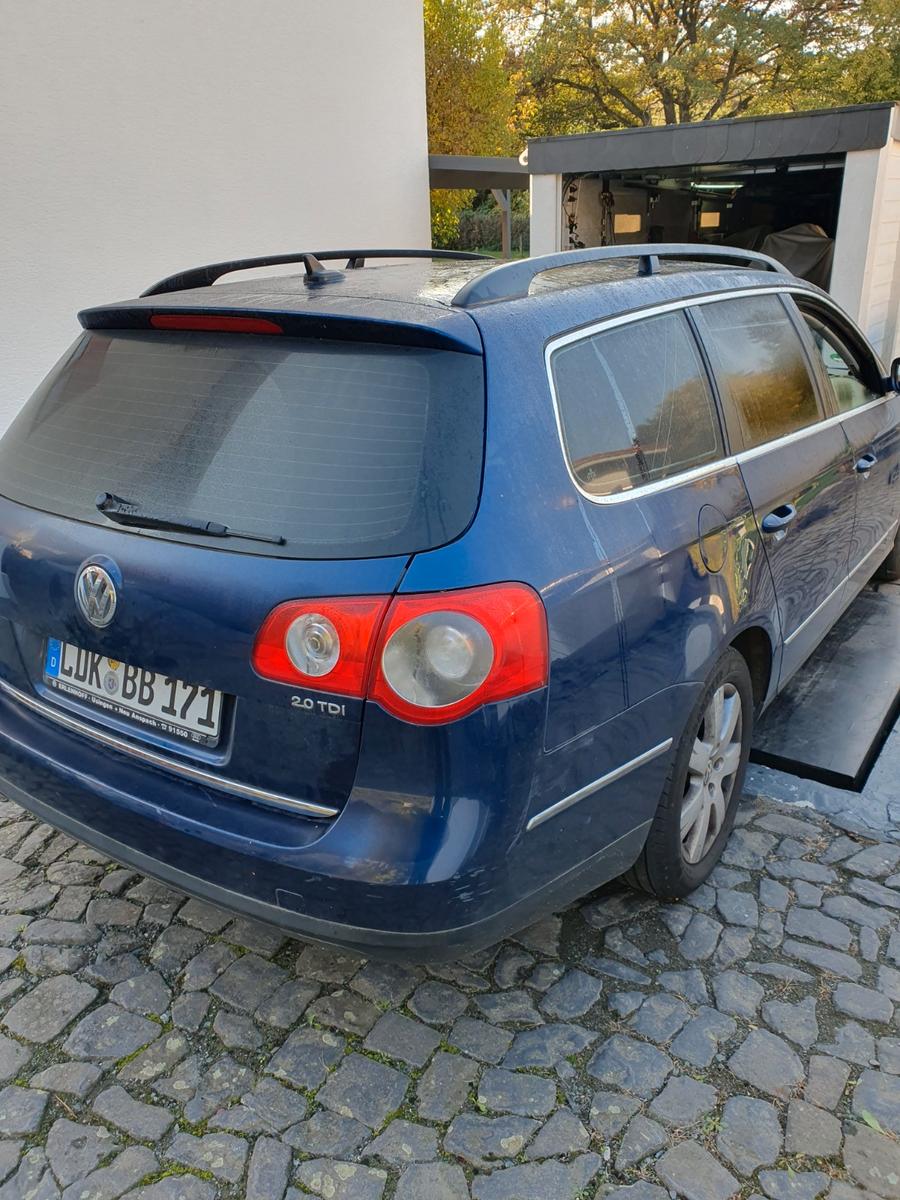 Volkswagen Passat 2007 — rear view