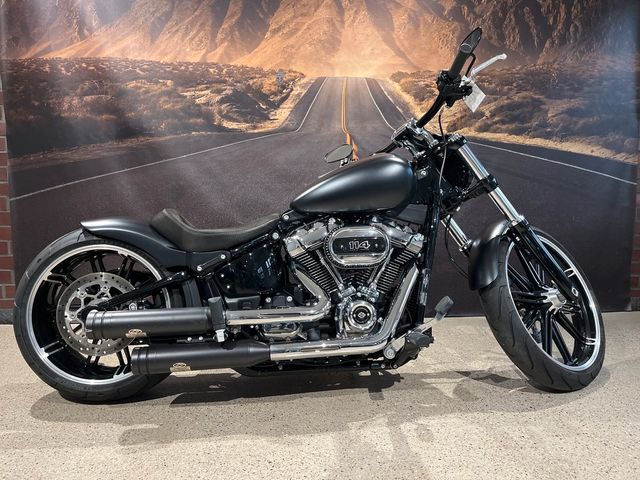 Harley-Davidson FXBRS Softail Breakout HECKUMBAU AIRRIDE