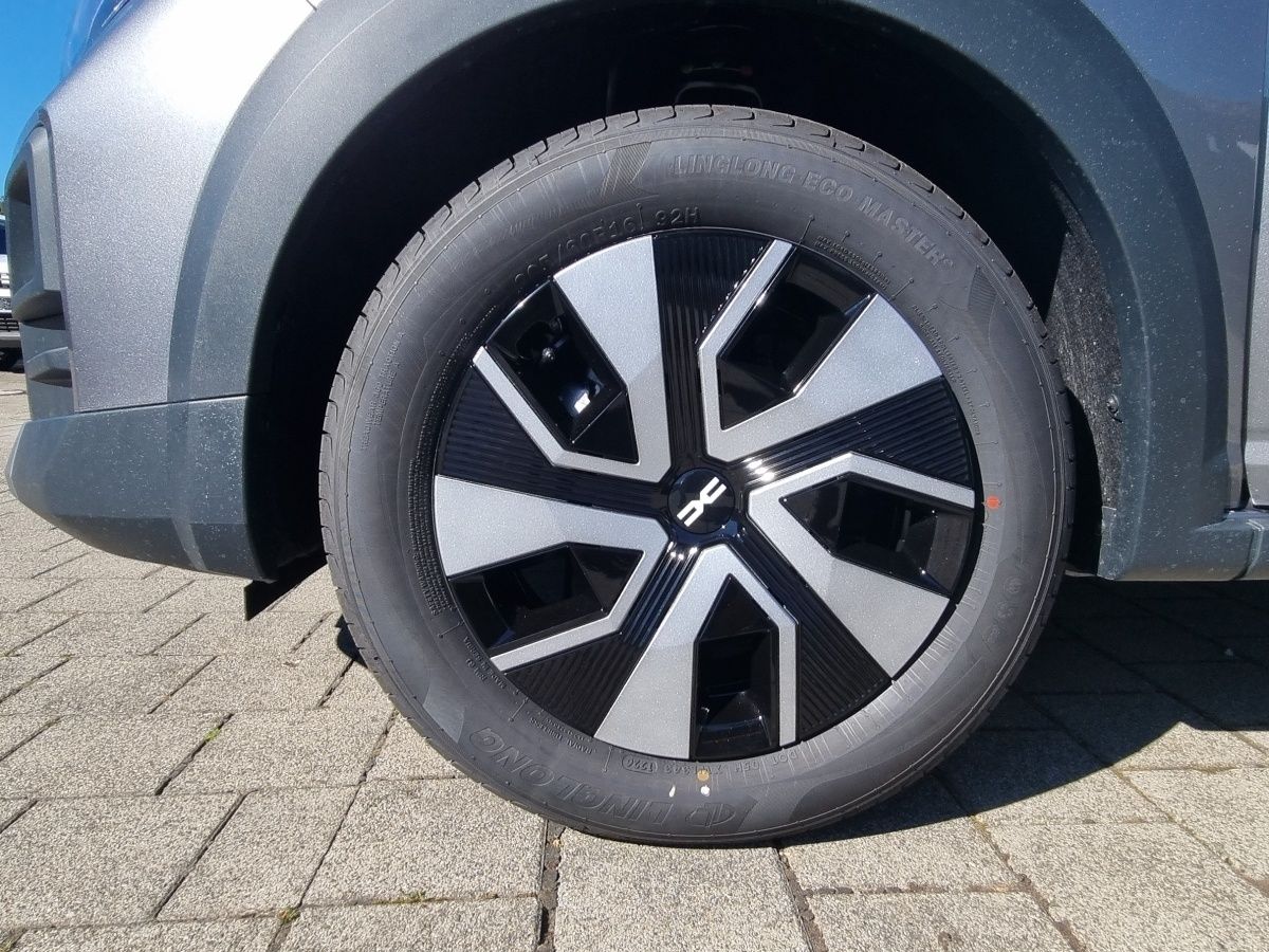 Fahrzeugabbildung Dacia Sandero Stepway Expression TCe 110