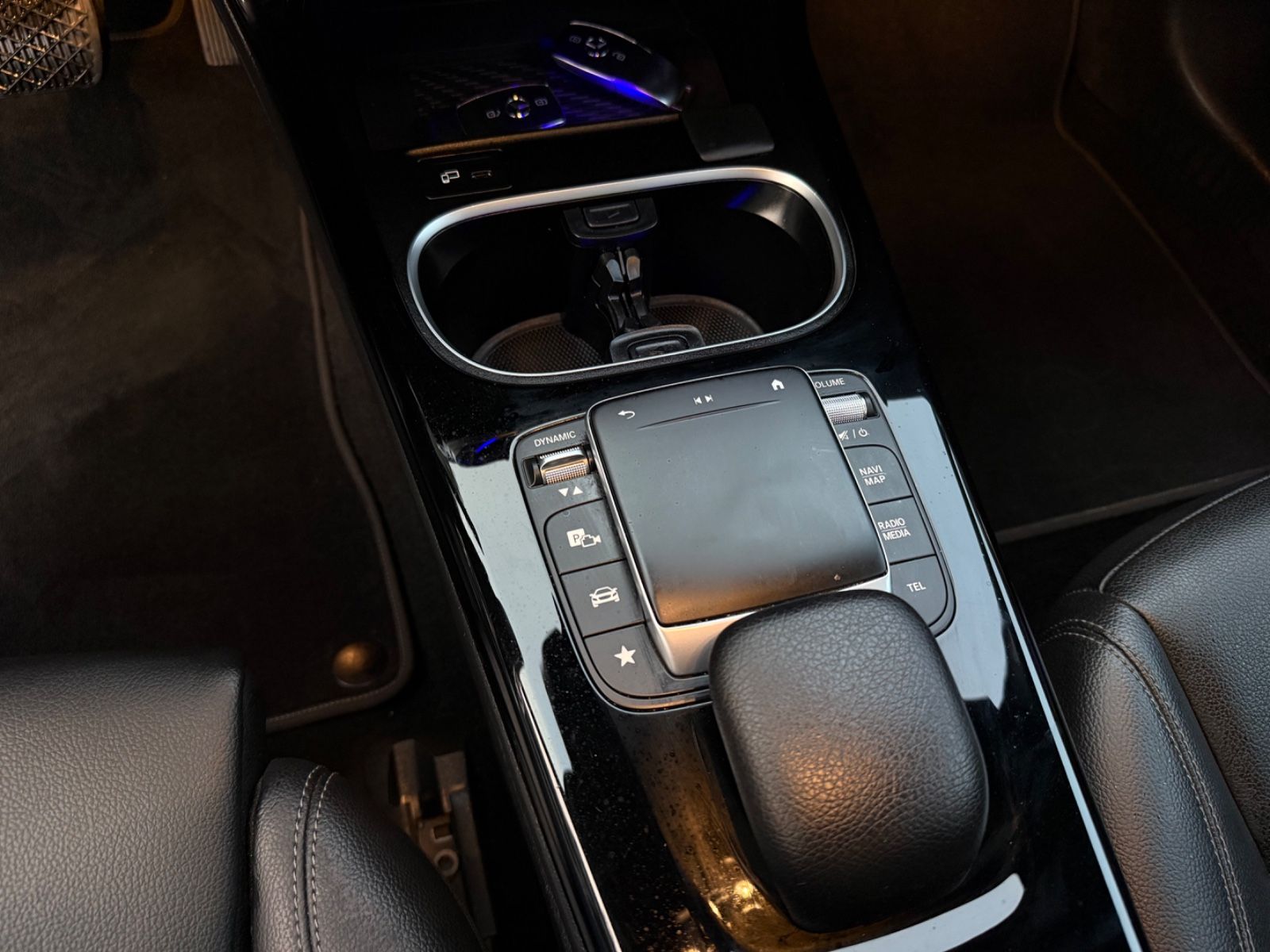 Fahrzeugabbildung Mercedes-Benz CLA 180 Shooting Brake/Allwetter/LED/Garantie