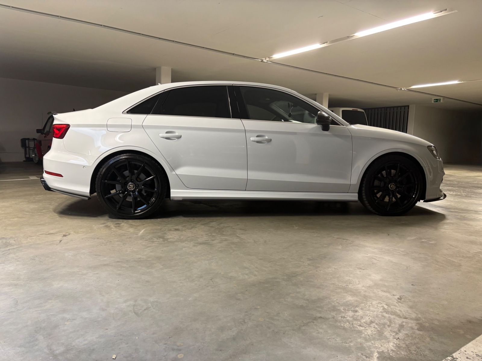 AUDI S3 TFSI S tronic quattro -