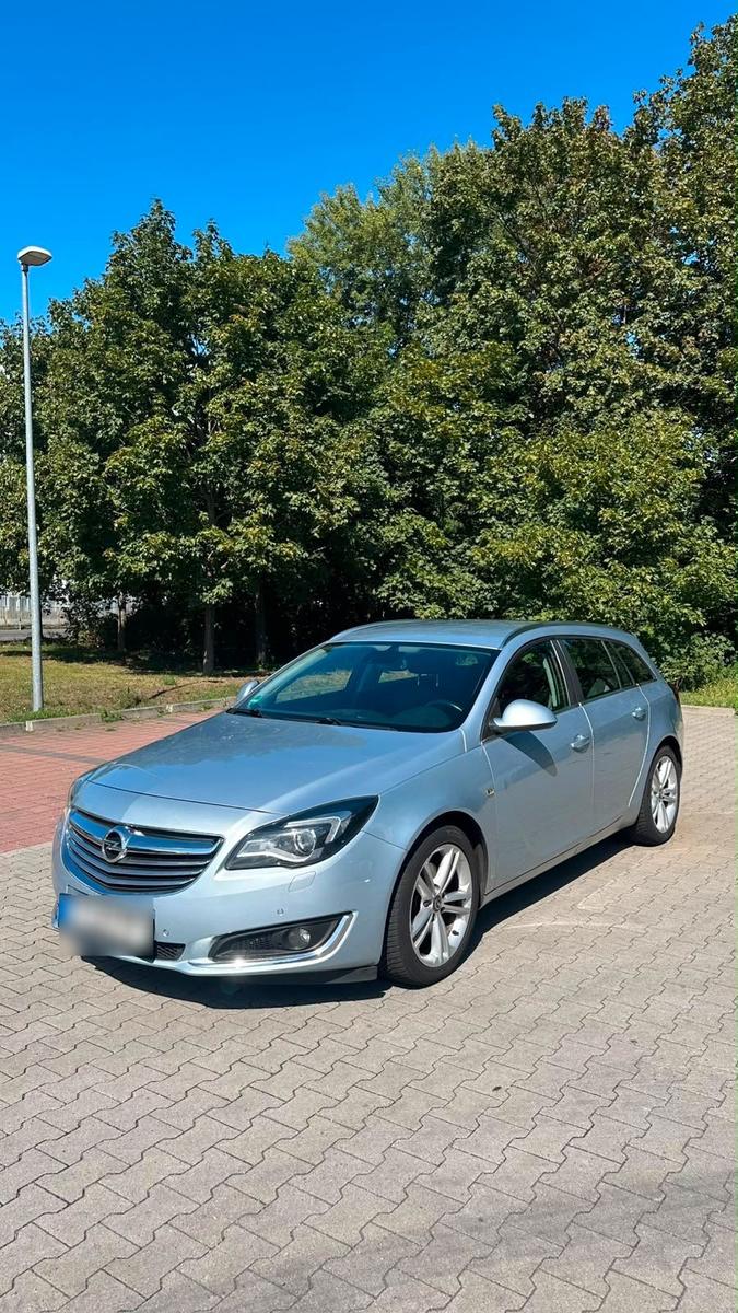 Opel Insignia 2013 — rear view