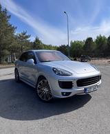 Porsche Cayenne S E-Hybrid Platinum Edition Platinum... - Porsche Cayenne mit Hybrid-Antrieb: Luftfederung