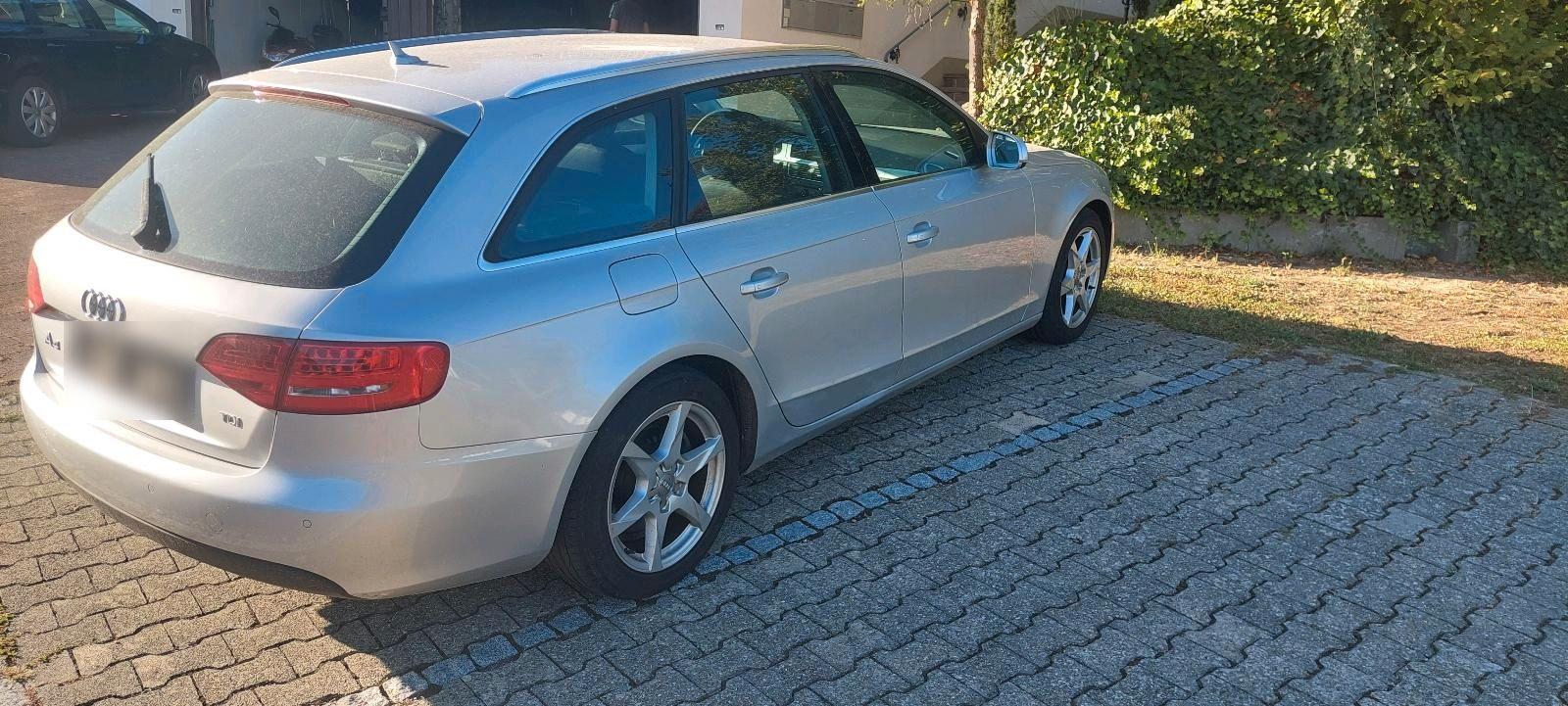 Audi A4 2010 — photo 5