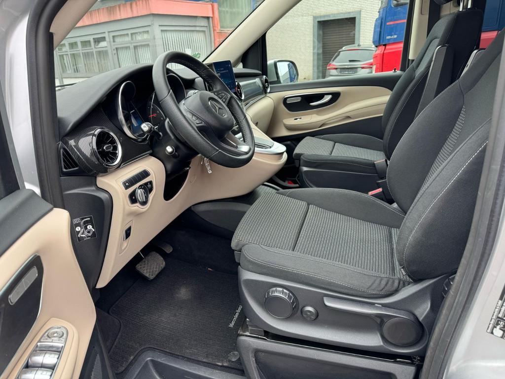Mercedes-Benz V 220