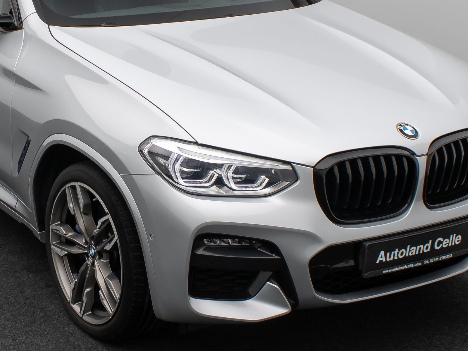 Fahrzeugabbildung BMW X4 M40d Kamera HUD DAB H/K AHK Komfort 21Zoll