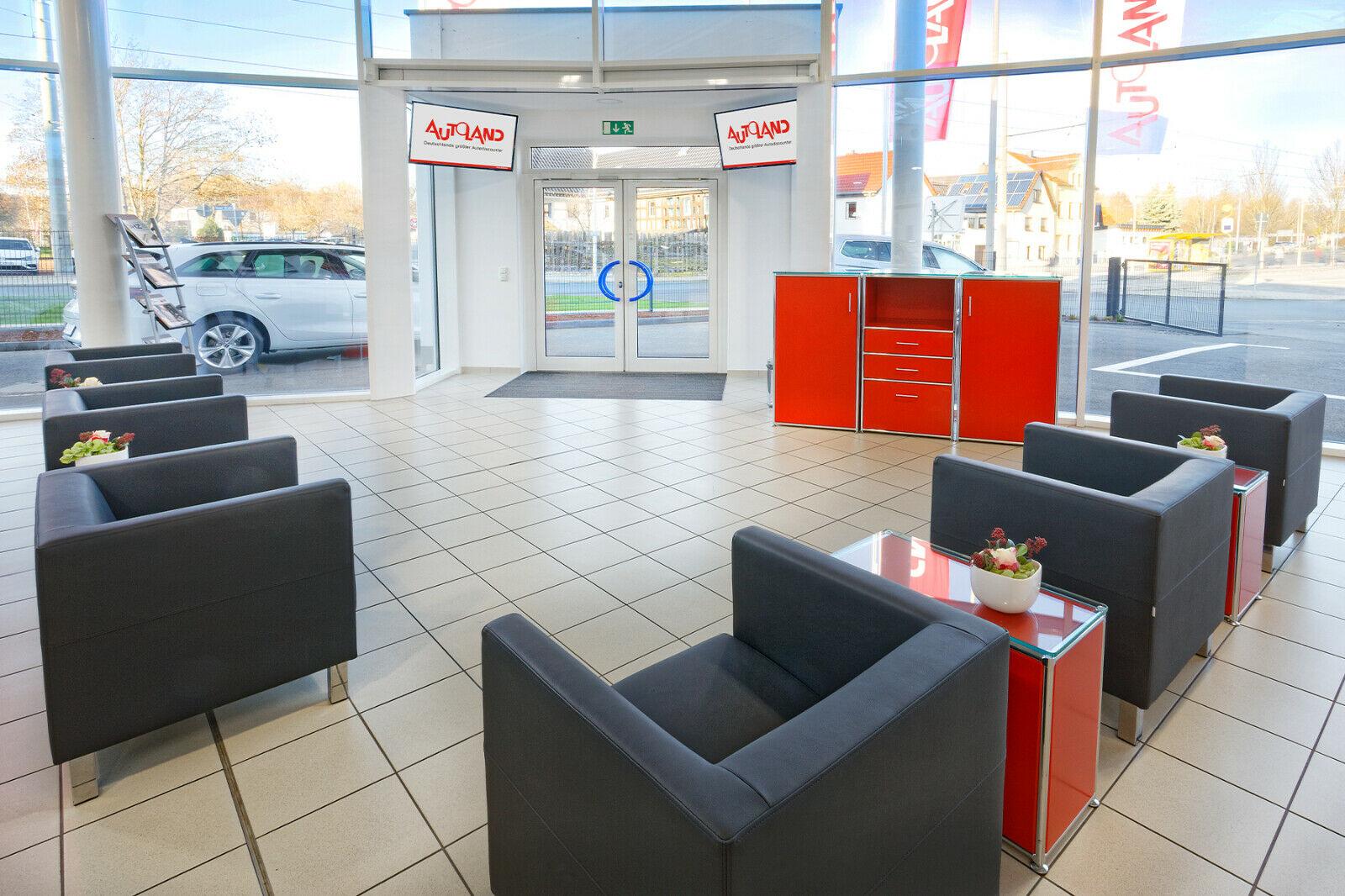 showroom-image-top