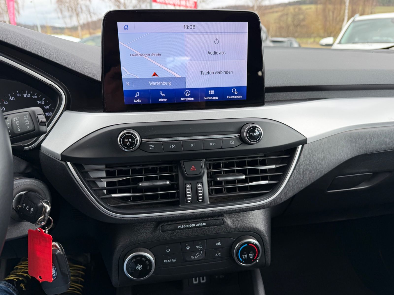 Fahrzeugabbildung Ford Focus Lim. Cool & Connect°Kamera°Navi°LED°1.Hand