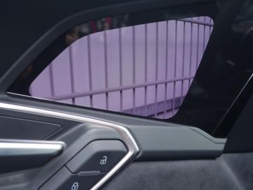Audi Q8 e-tron - 10