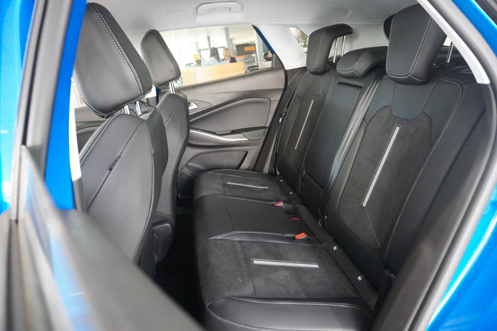 Fahrzeugabbildung Opel Grandland (X) 1.6T GSe 4HYBRID NAVI/LED/KAMERA