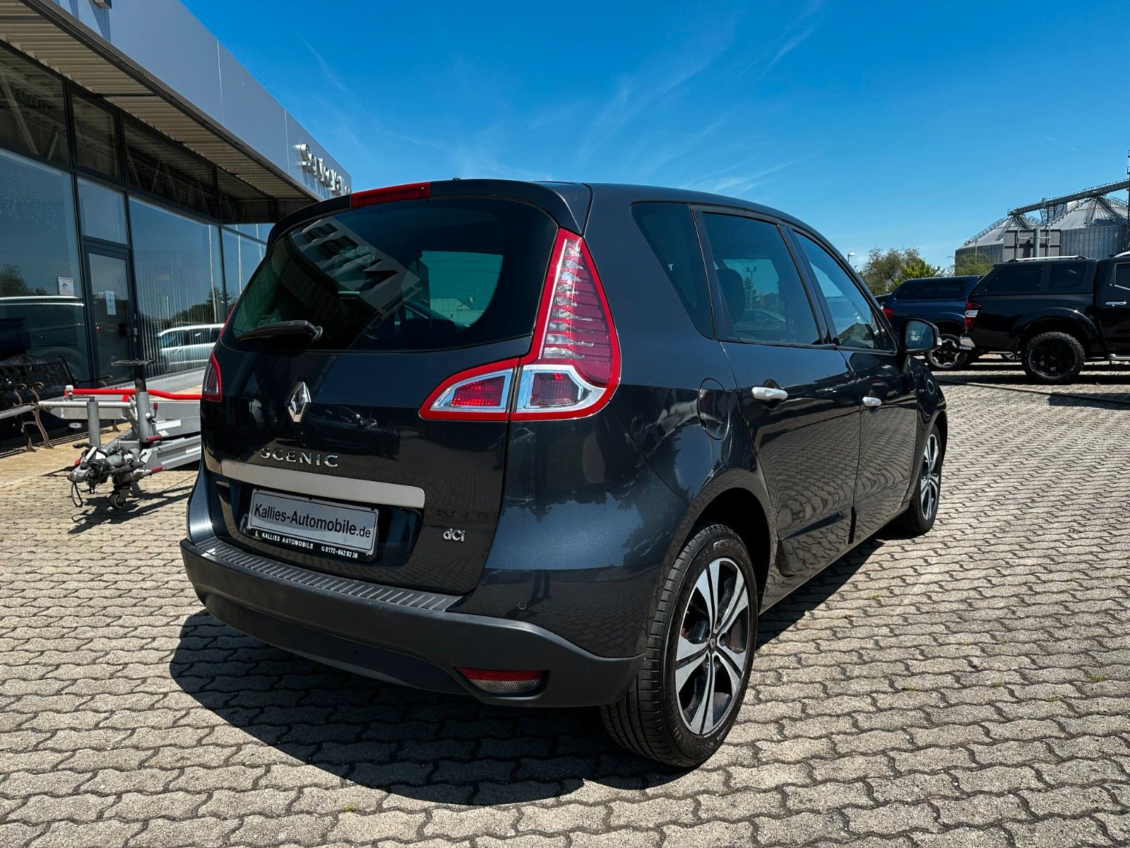 Fahrzeugabbildung Renault Scenic III BOSE / Teilleder / Klimaaut./ Navi.