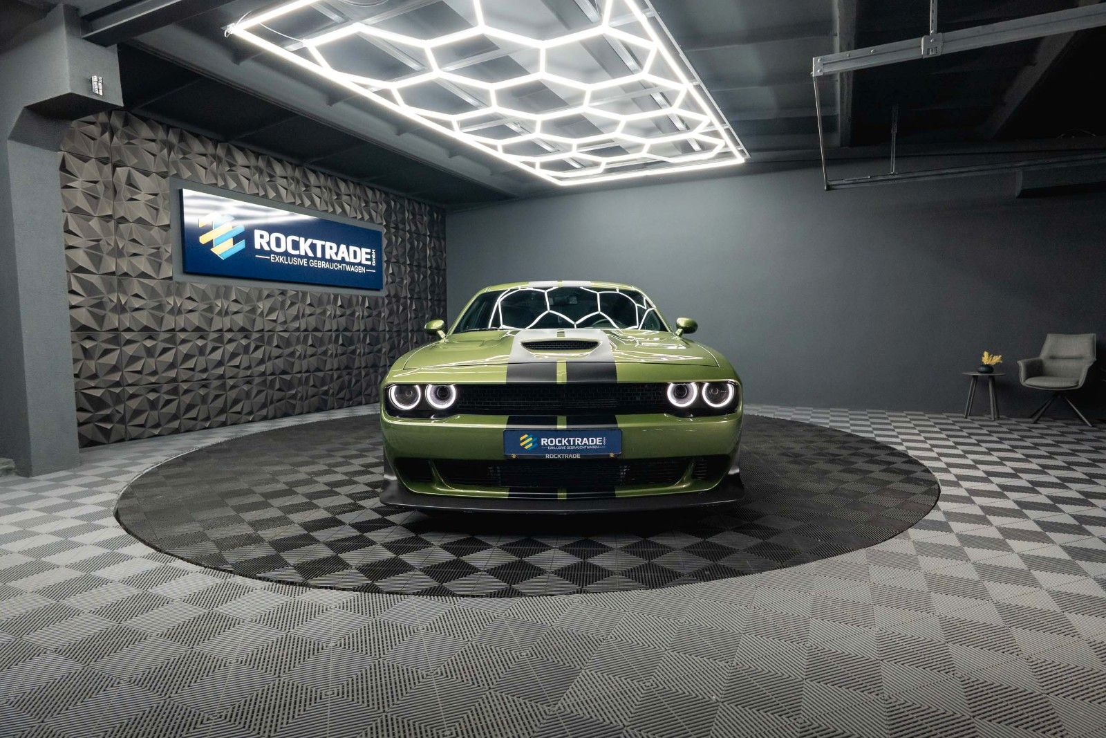 Fahrzeugabbildung Dodge Challenger 6.4 V8 SRT 392 R/T SCAT PACK WIDEBODY