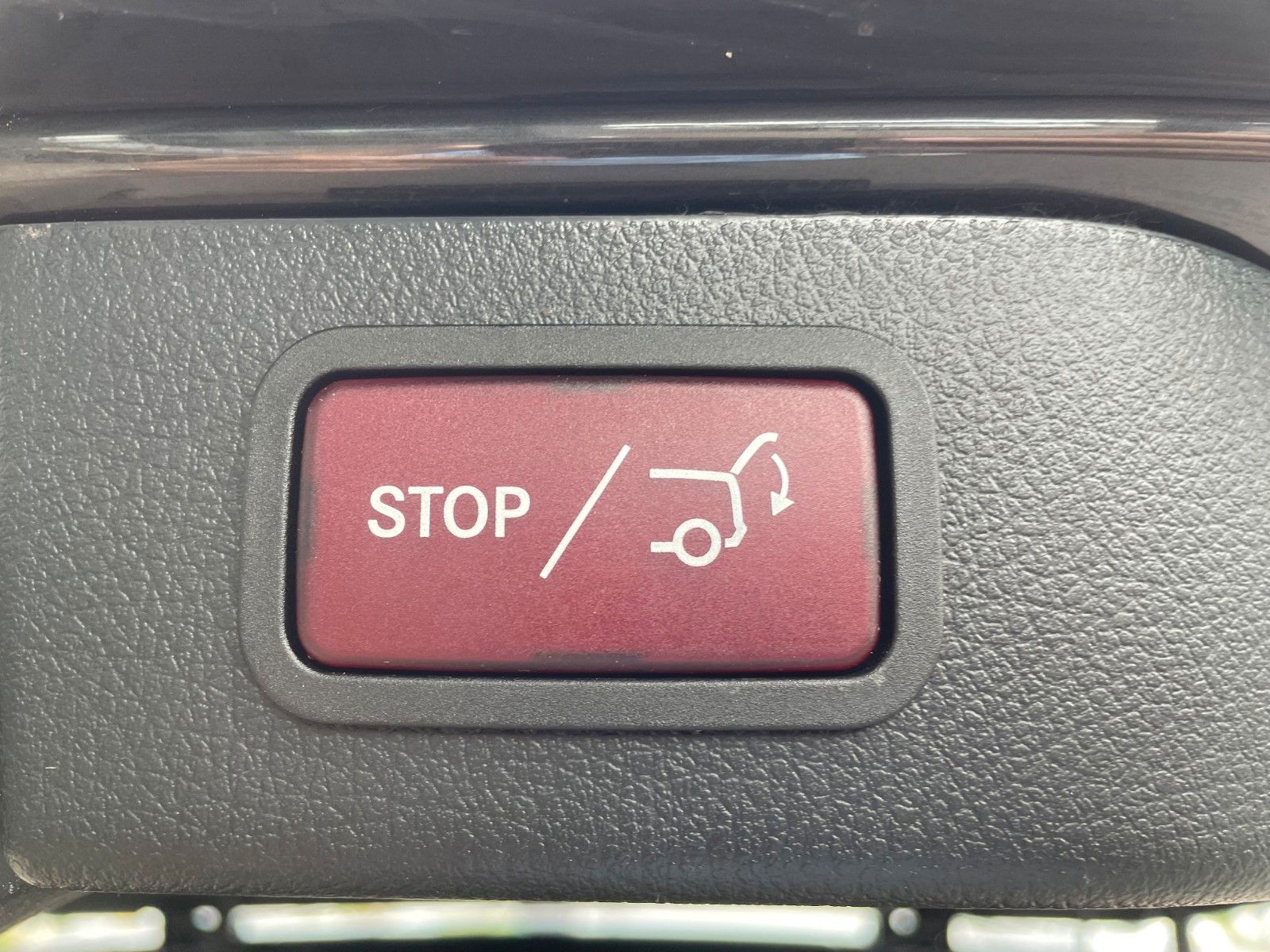 Fahrzeugabbildung Mercedes-Benz V 300 d AVA ED 4MATIC Sitzklima Burmester 6Sitze