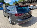 Volkswagen Passat Variant Elegance Navi.Kamera.84Tkm. - Gebrauchtwagen in Köthen (Anhalt)