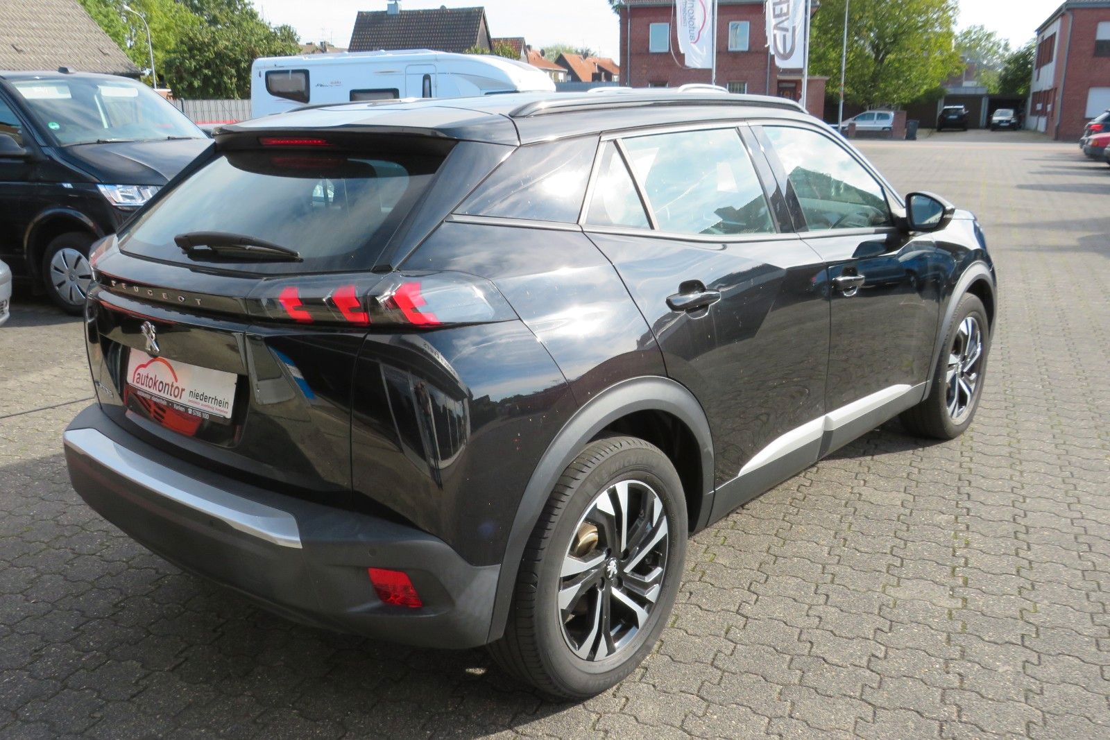 Fahrzeugabbildung Peugeot 2008 e- ALLURE NAVI APP LED SITZH. KAMERA PDC
