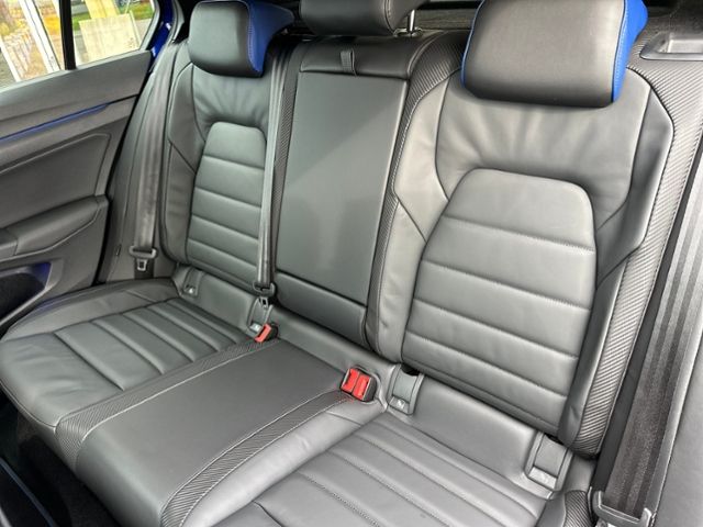 Fahrzeugabbildung Volkswagen Golf R 2,0 TSI DSG 333PS 4MOTION R-PERFORMACE AK