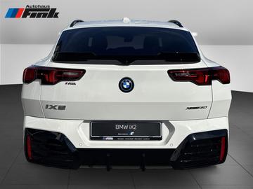 2026 BMW IX2 照片 5