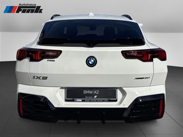 BMW iX2 xDrive30 M Sportpaket DAB LED Komfortzg.