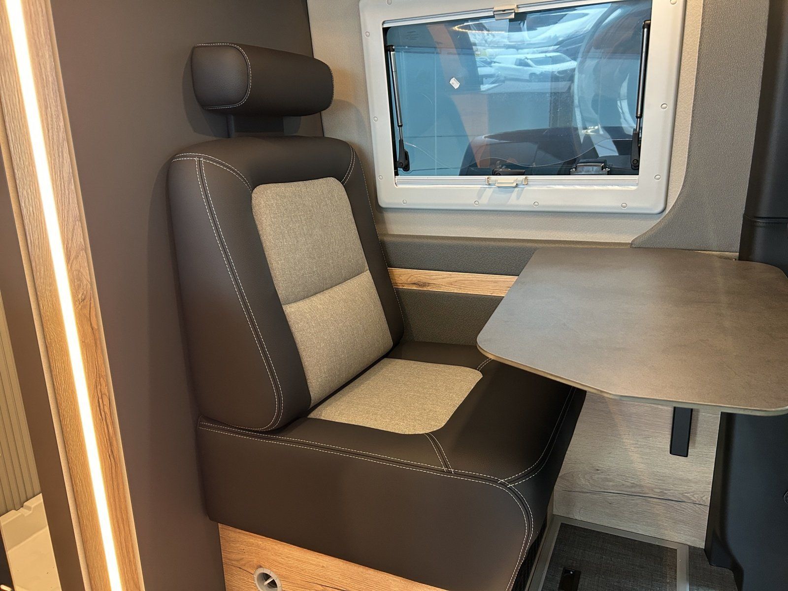 Fahrzeugabbildung Pössl Sprinter 319 4M PÖSSL Roadstar X  SlideOut /LED