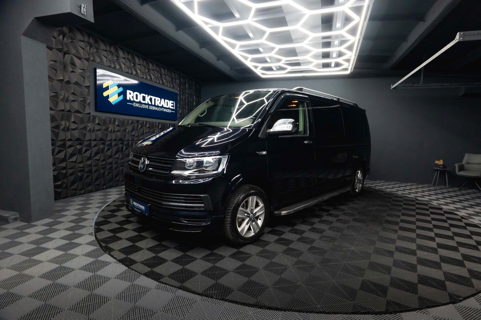 Fahrzeugabbildung Volkswagen T6 Multivan 2.0 TDI DSG Lang *ACC*CarPlay*DAB*