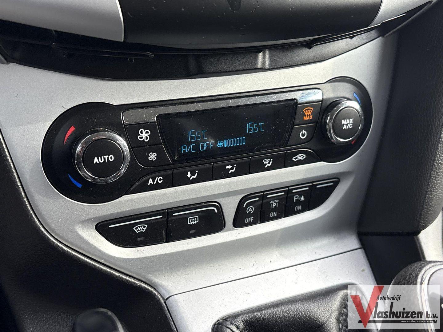 Ford Focus 2012 — photo 14