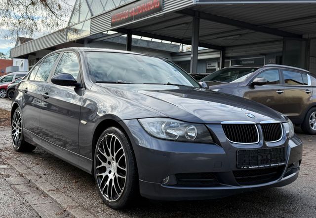 BMW 320i Lim. E90 /TÜV AU NEU/NAVI/SHZ/PDC/S-DACH