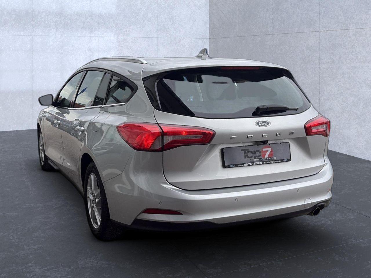 Ford Focus Cool & Connect LED PDC h. AHK Navi Tempo