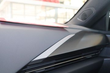 Fotografie 15 des Opel Astra 1.2 Turbo Automatik GS Tech + Komfort Pake