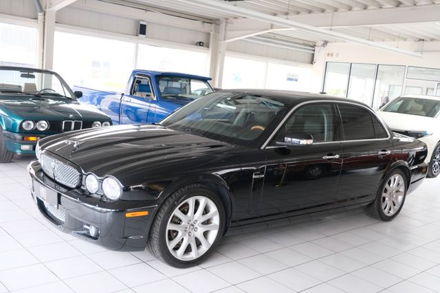 Fahrzeugabbildung Jaguar XJ8 4.2 Liter/Letztes Facelift im Bestzustand