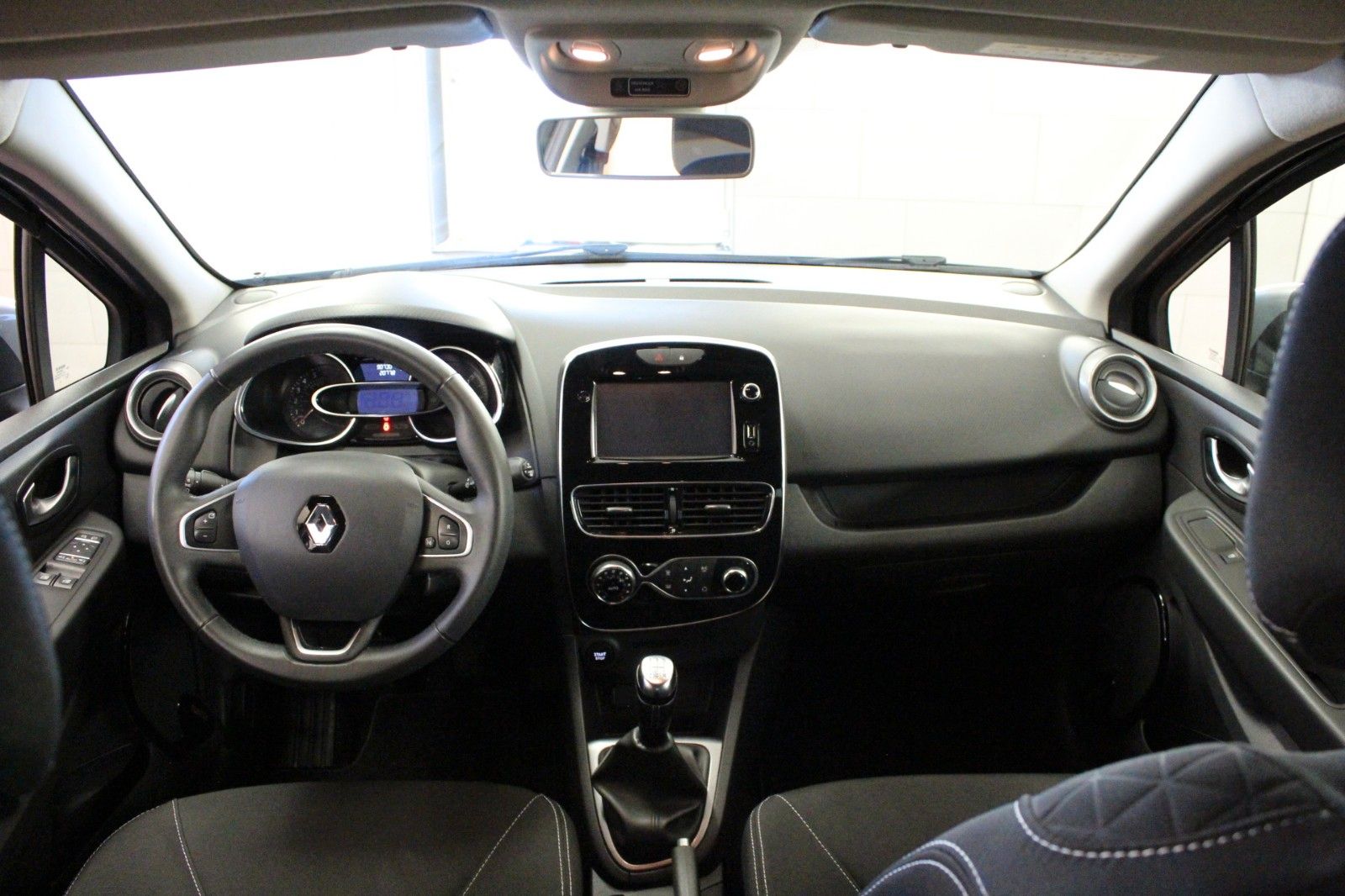 Fahrzeugabbildung Renault Clio TCe 90 GT Line *Navi*Klima*Winterräder *