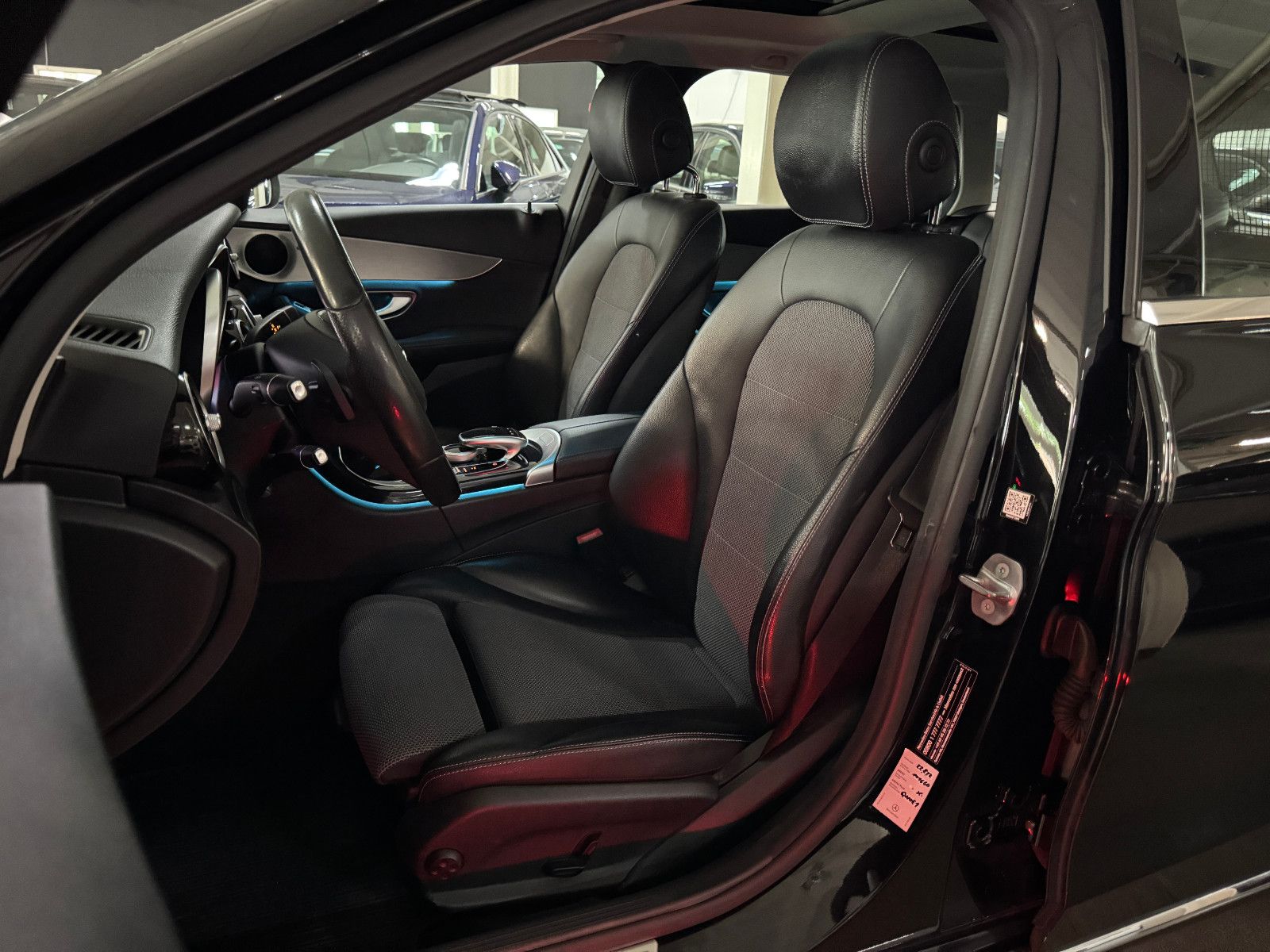 Fahrzeugabbildung Mercedes-Benz C 180 T CGI 9GT 2X AVANTGARDE PANO ILS NAVI AHK