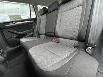 Volkswagen Passat Variant - 11