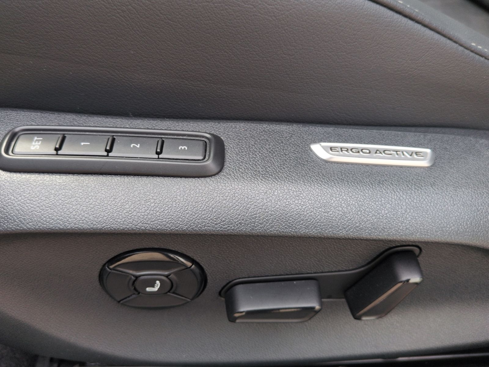 Passat Variant 1.5 eTSI DSG Business AHK+NAVI