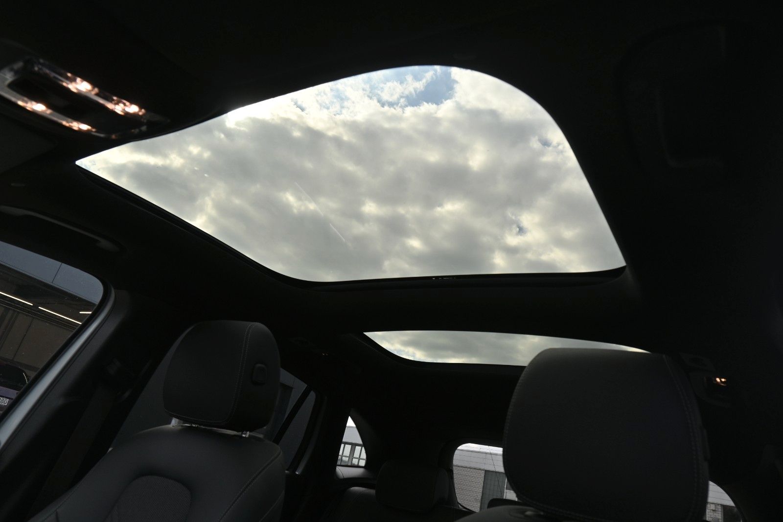 Fahrzeugabbildung Mercedes-Benz GLA 200 DKG Progressive*PANO*CAM*Totw.*AHK