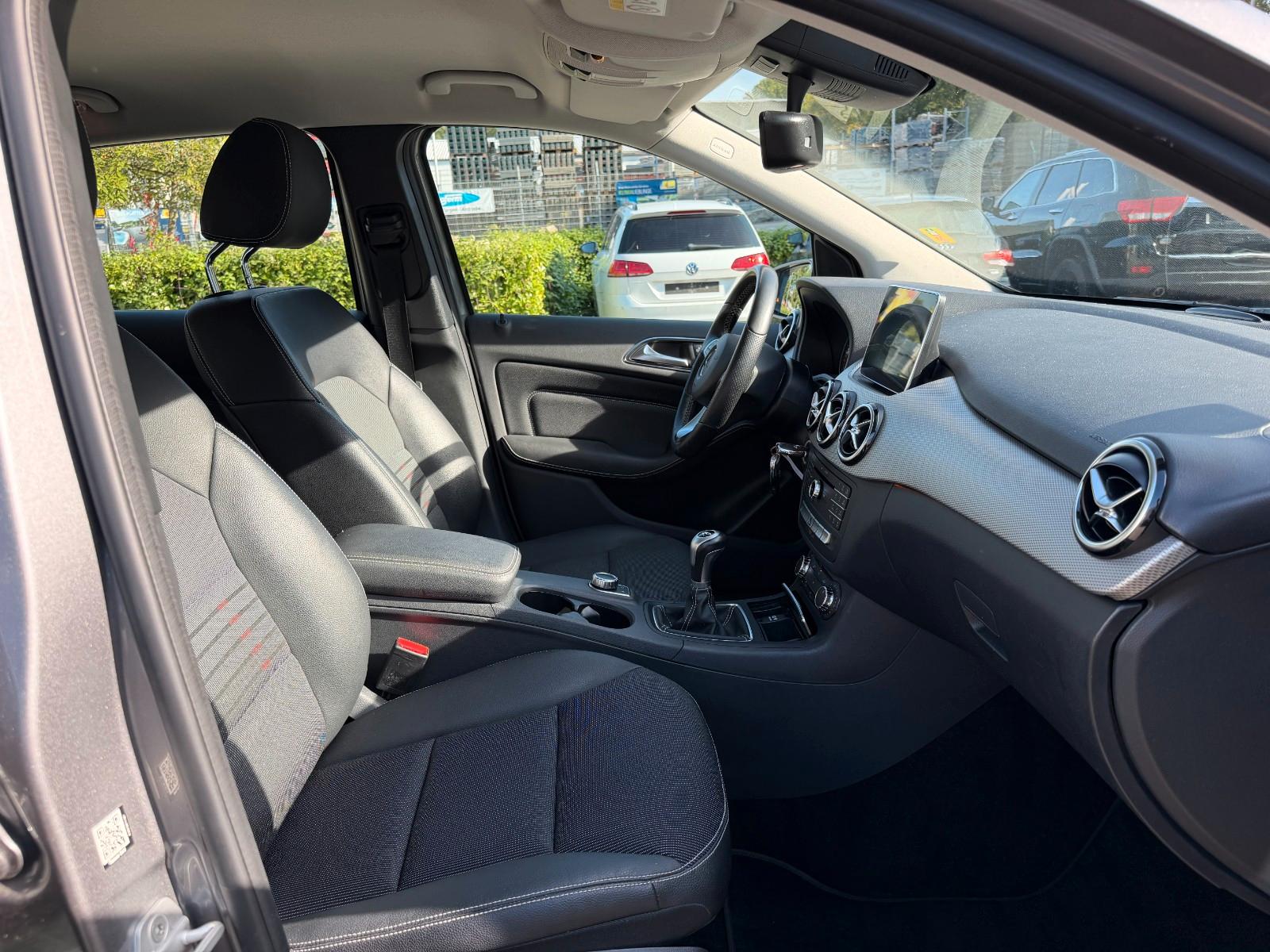 Mercedes-Benz B 180 Garantie *2.Hand*Kamera*LED*Urban*Navi*
