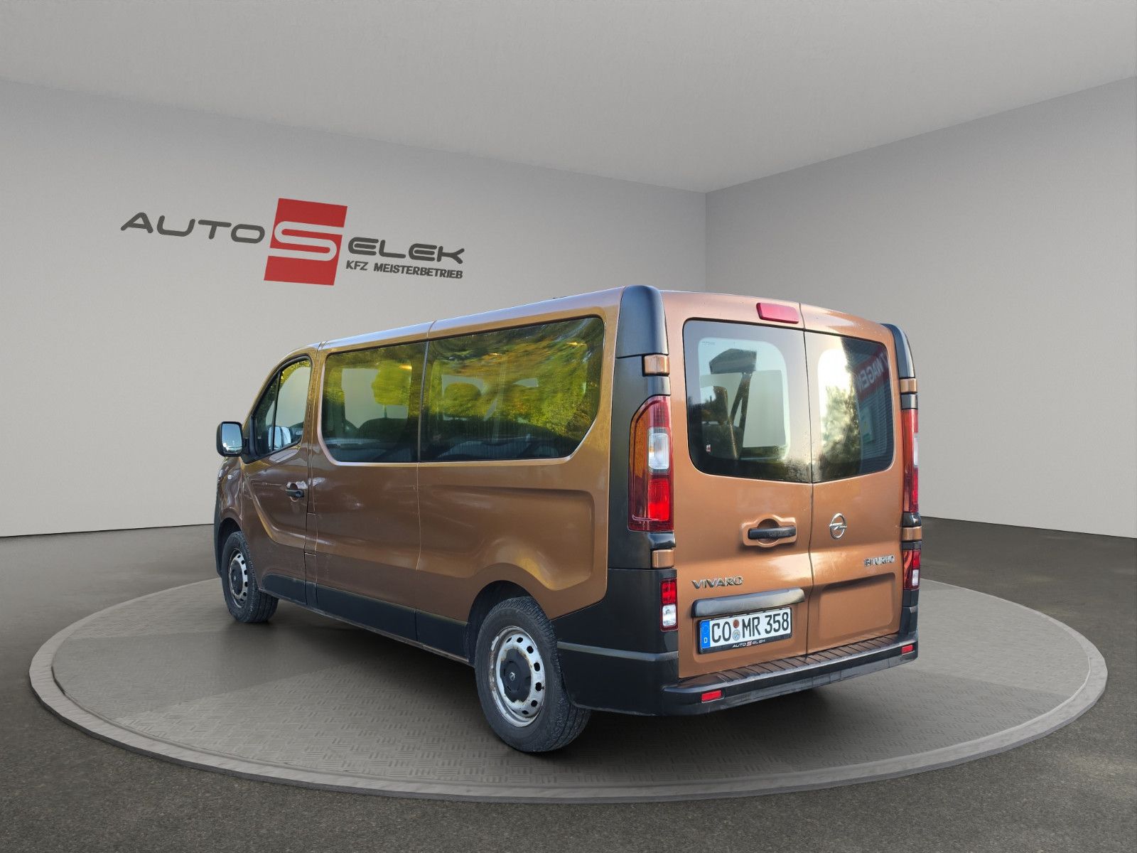 Fahrzeugabbildung Opel Vivaro B Kasten/Kombi Combi L1H1 2,7t 9-SITZER