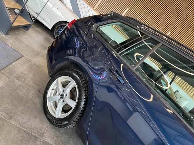 Volkswagen Golf VII Variant Trendline BlueTDI