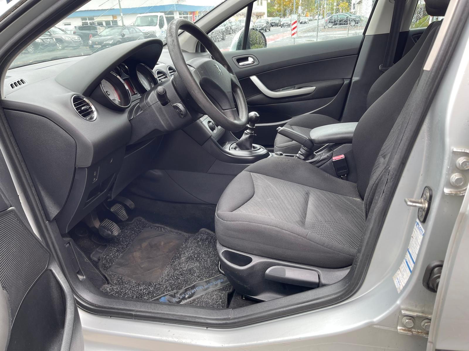 Peugeot 308 2010 — photo 11
