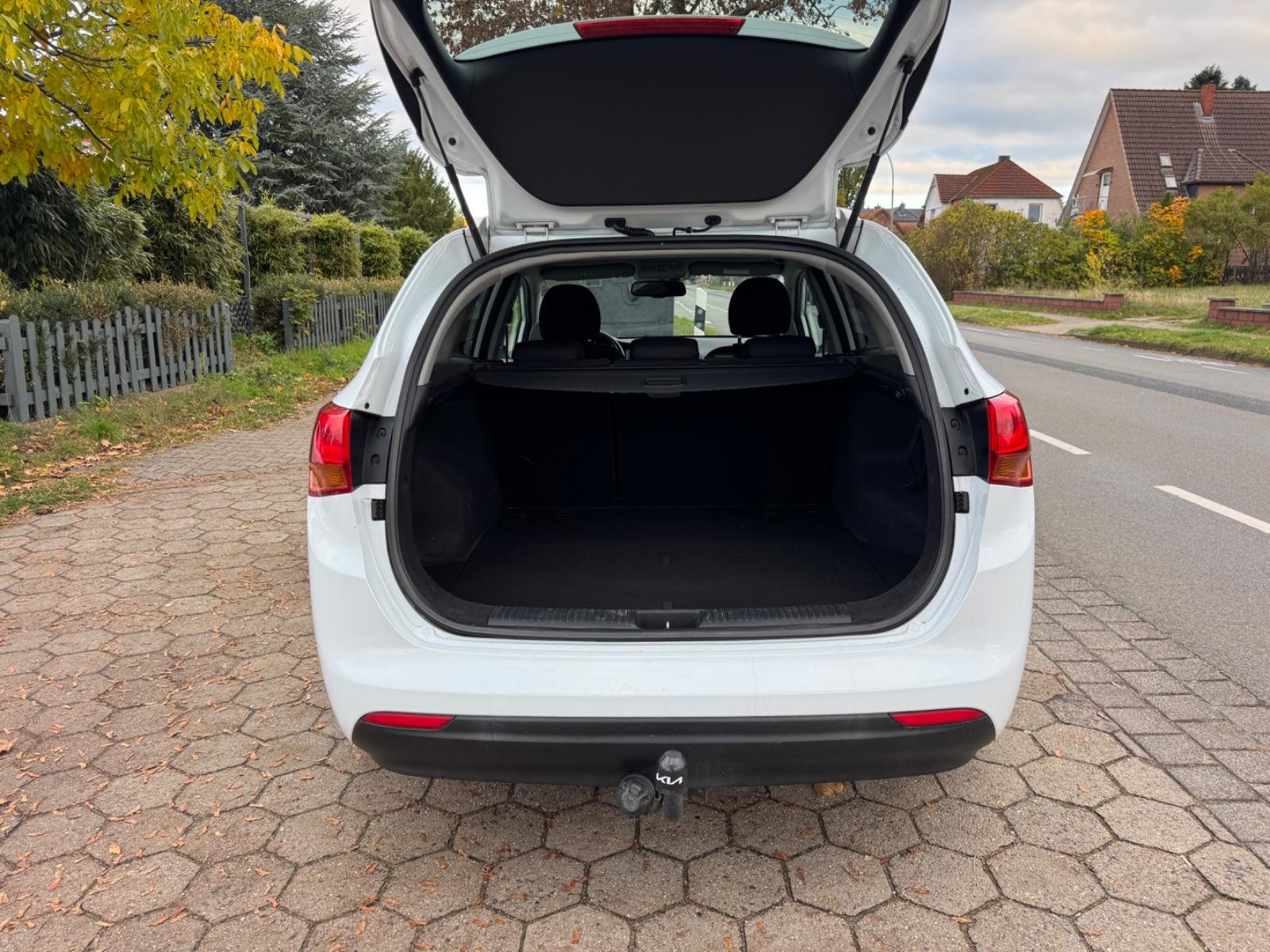 Kia cee'd 2012 — photo 9