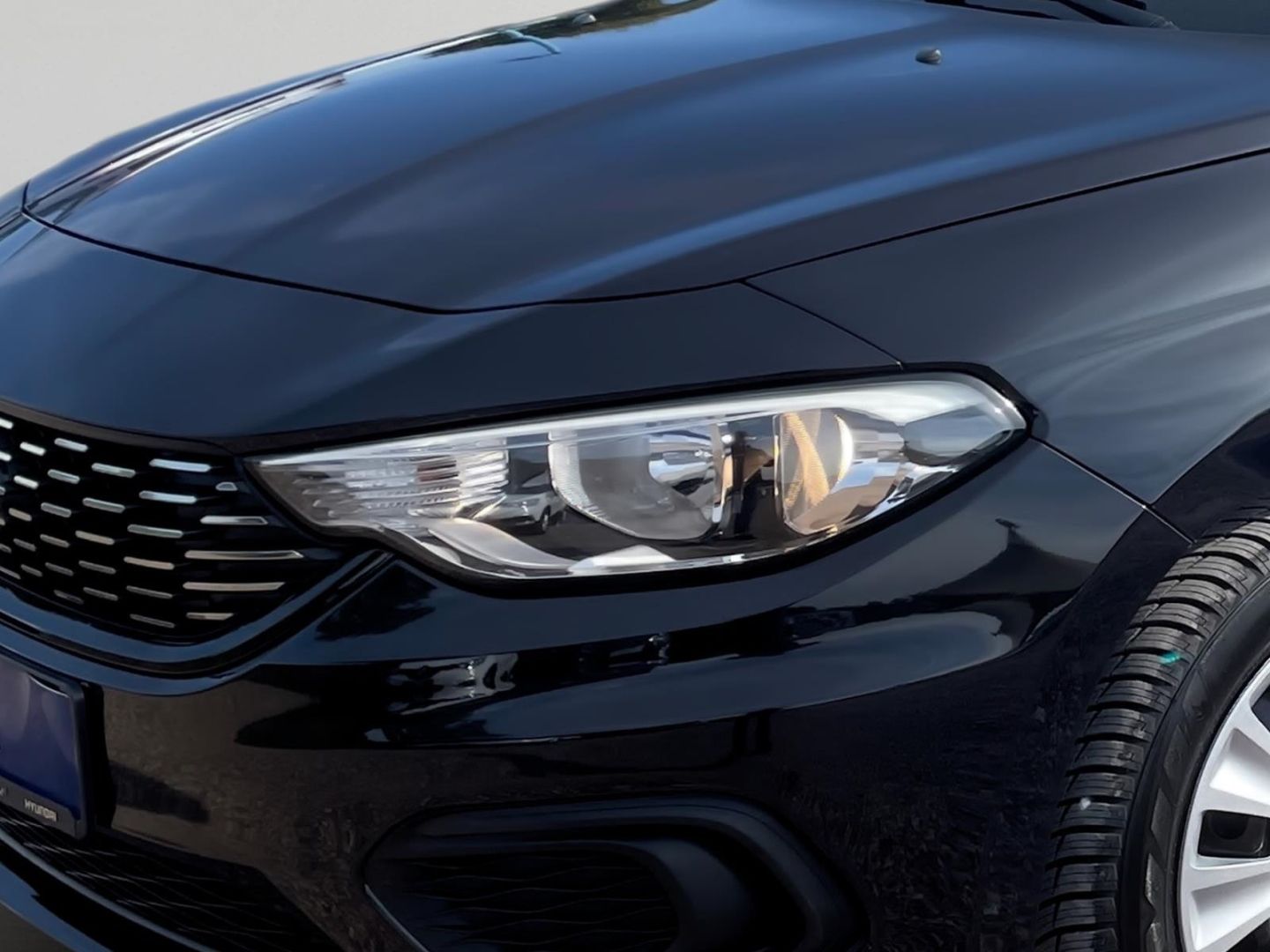 Fahrzeugabbildung Fiat Tipo 1.4 Kombi More Klima Parksensoren Tempomat