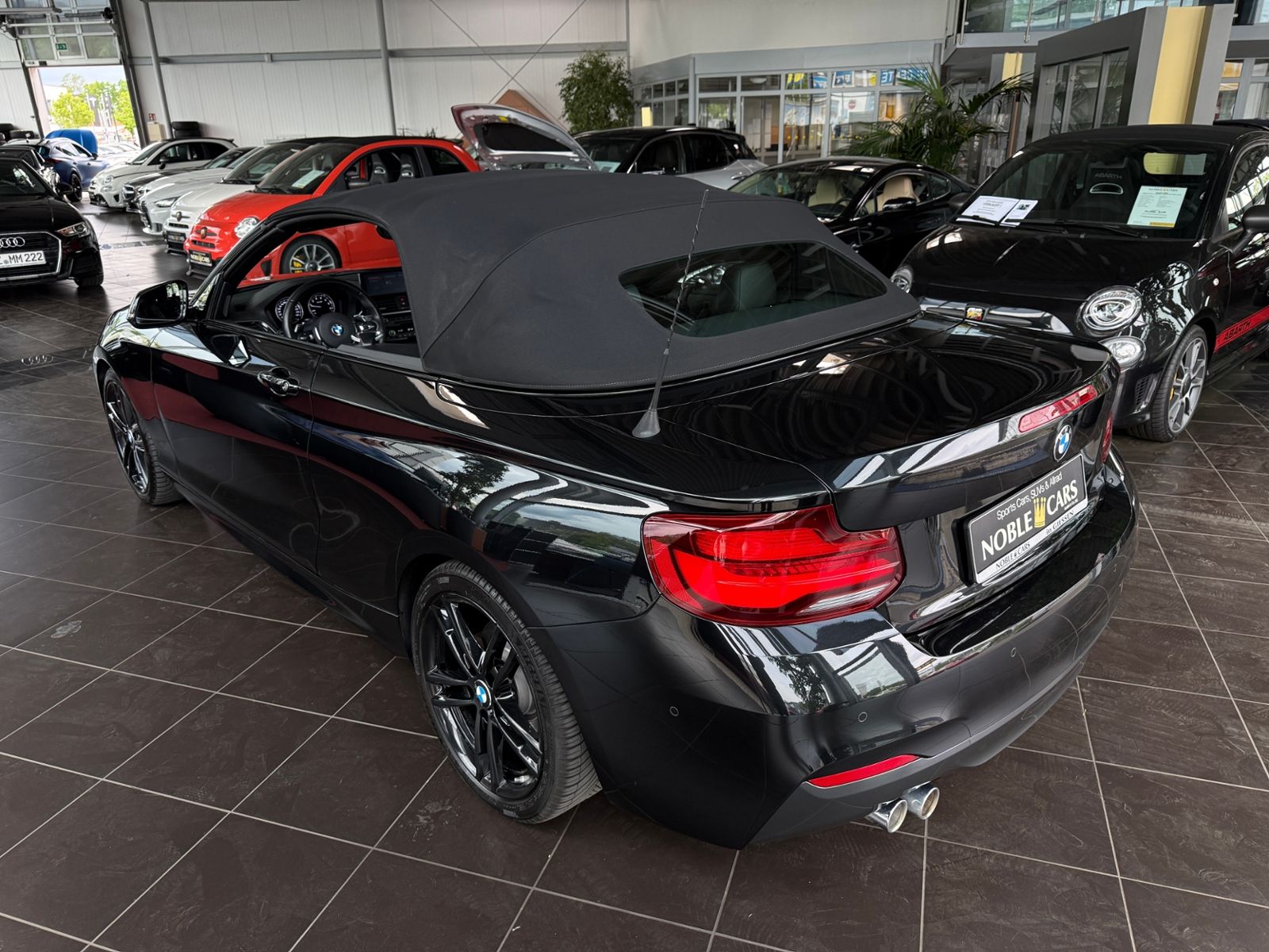 Fahrzeugabbildung BMW 220i Cabrio M Sport H/K LED NAV PDC SHZ 18"