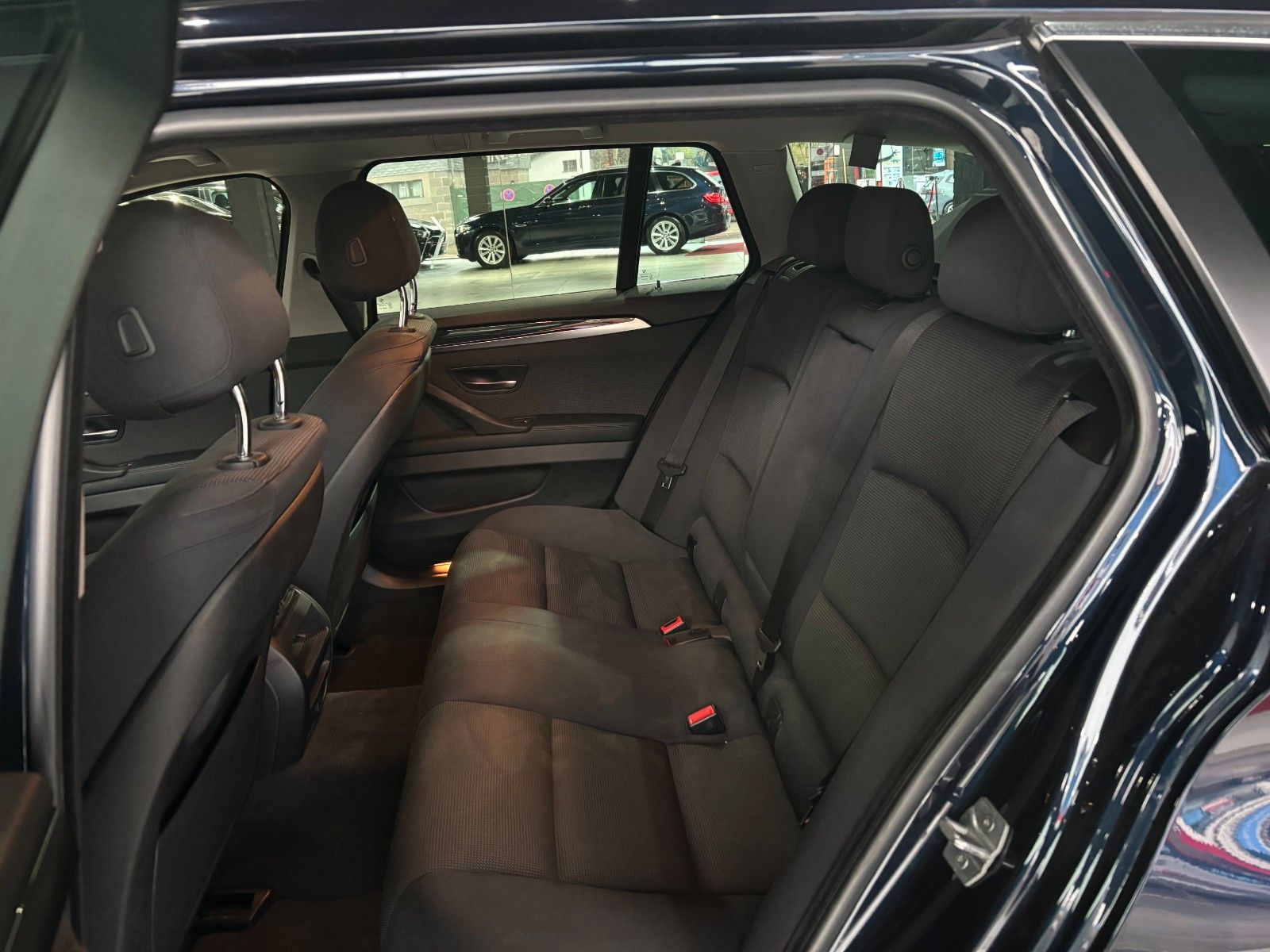 Fahrzeugabbildung BMW 520d xDrive *Automatik*Kamera*SHZ*Navi*Klima