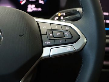 Fahrzeugverkauf 15 Volkswagen Tiguan 1.5 eTSI AHK Pano StHz 19 Zoll