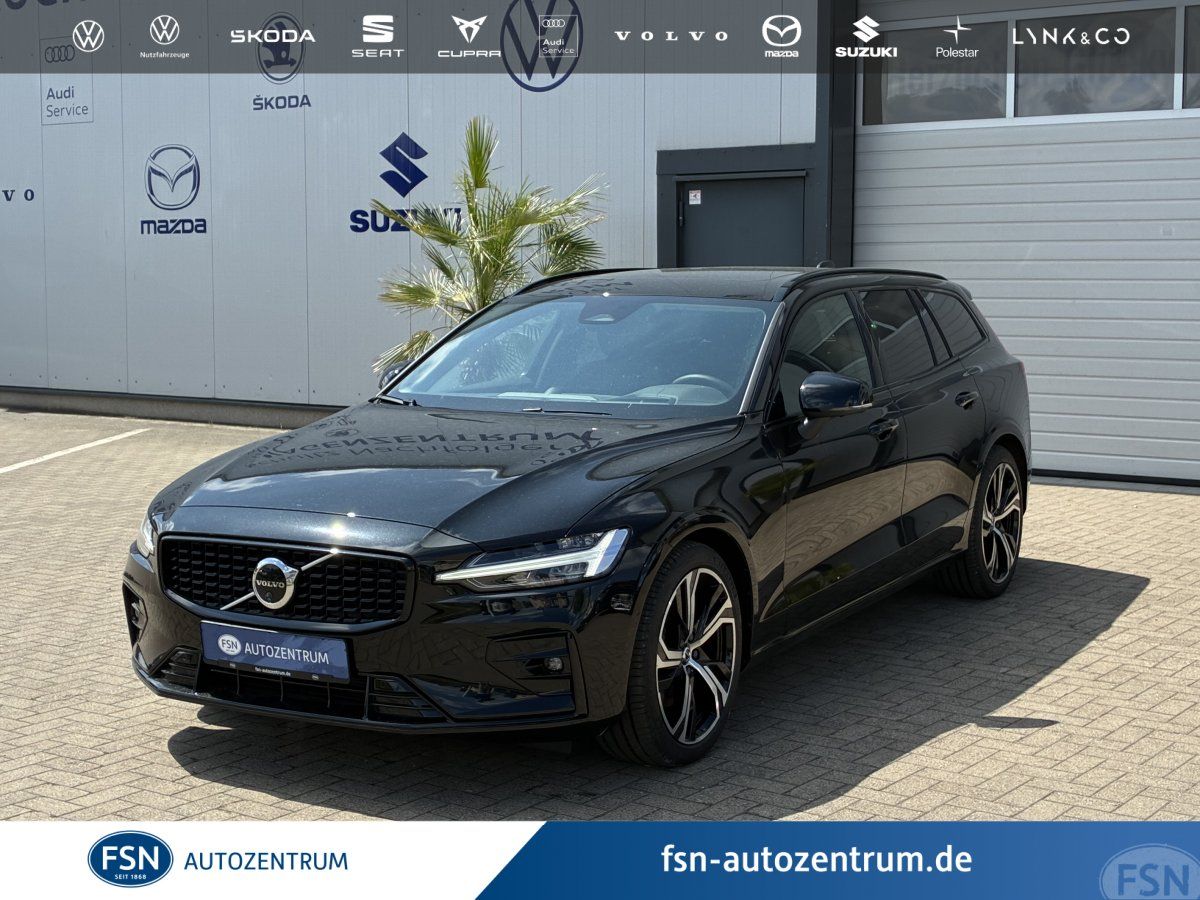 Volvo V60 B4 Ultra Dark B&W Pano 360°