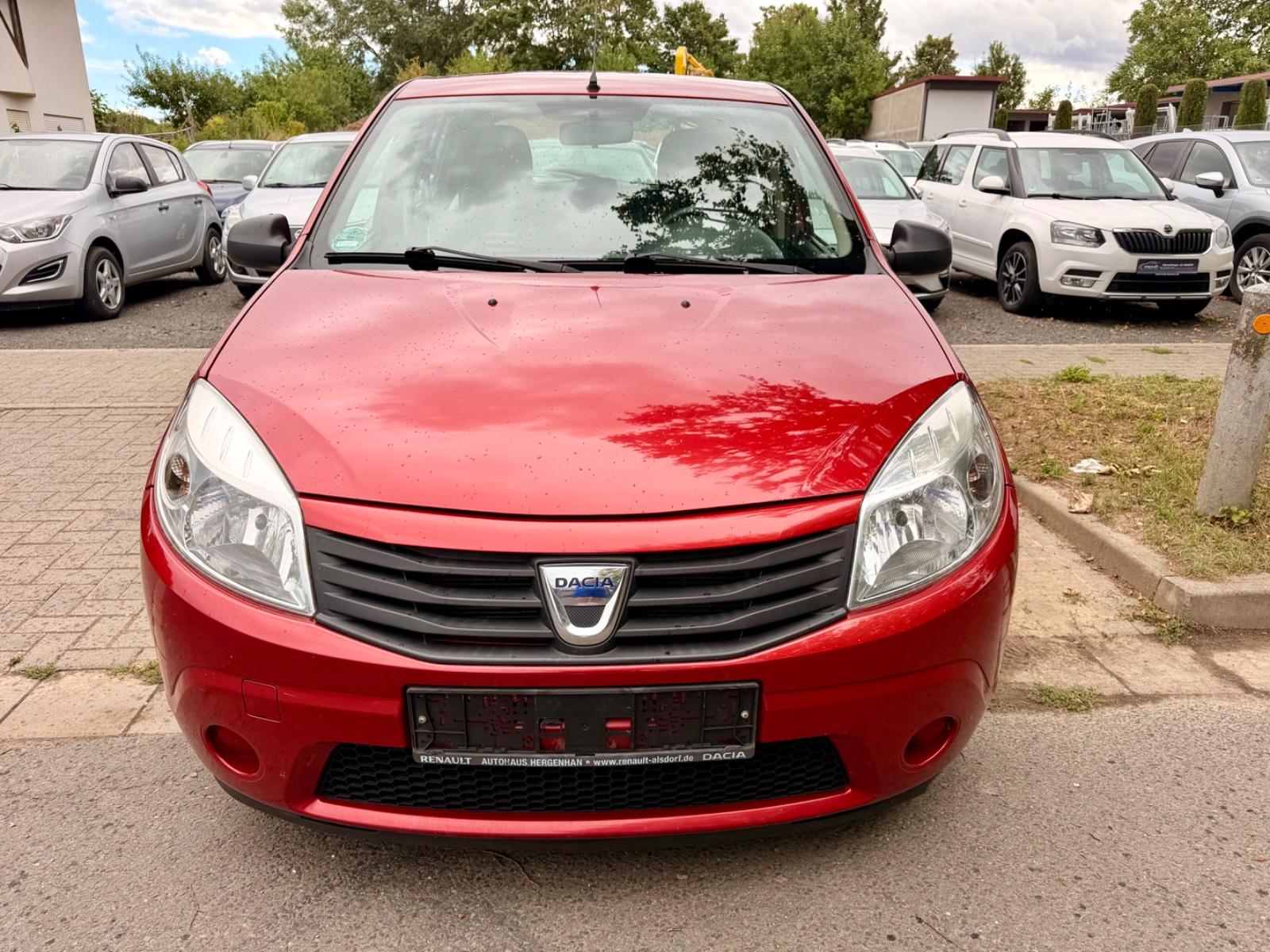 Dacia Sandero 2012 — interior